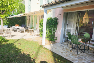 Maison &agrave; vendre &agrave; PORT-GRIMAUD  - 9 pi&egrave;ces - 200 m&sup2; 