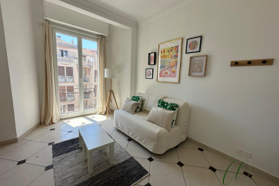 Appartement &agrave; louer &agrave; NICE  - 1 pi&egrave;ces - 24 m&sup2; 