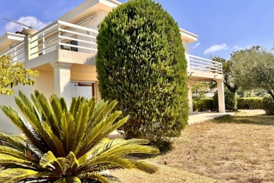 Maison &agrave; vendre &agrave; CAGNES-SUR-MER  - 10 pi&egrave;ces - 205 m&sup2; 