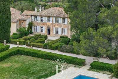 Maison à vendre à AIX-EN-PROVENCE Est - 10 pièces - 550 m² 