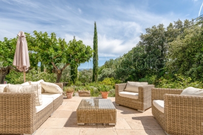 House for sale in CABRIÈRES D'AVIGNON  - 6 rooms - 180 m² 