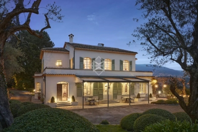 Maison &agrave; vendre &agrave; GRASSE Plascassier - 8 pi&egrave;ces - 366 m&sup2; 