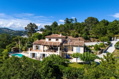 Maison à vendre à LES ADRETS-DE-L'ESTÉREL  - 8 pièces - 328 m² 