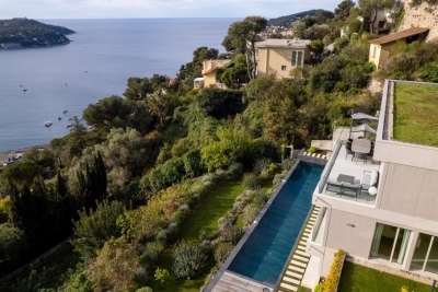 Maison &agrave; louer &agrave; VILLEFRANCHE-SUR-MER  - 10 pi&egrave;ces - 330 m&sup2; 