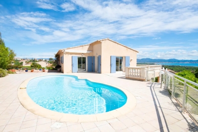 House for sale in ST-AYGULF  - 8 rooms - 261 m² 