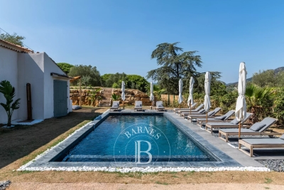 Maison &agrave; louer &agrave; STE-MAXIME  - 8 pi&egrave;ces - 200 m&sup2; 