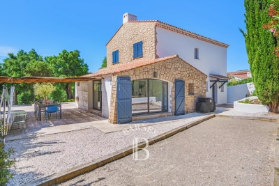 House to rent in ROQUEBRUNE-SUR-ARGENS   - 160 m&sup2; 