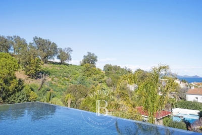 Maison &agrave; louer &agrave; LES ISSAMBRES  - 6 pi&egrave;ces - 240 m&sup2; 