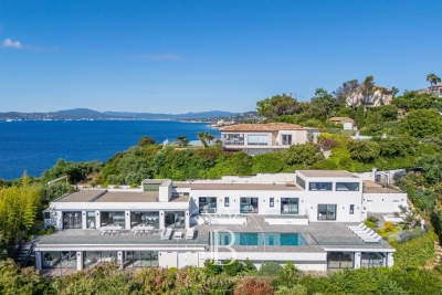 Maison &agrave; louer &agrave; STE-MAXIME  - 7 pi&egrave;ces - 330 m&sup2; 