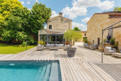 Maison à vendre terrain plus de 10 hectares 