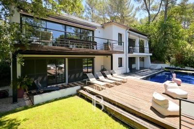 Maison &agrave; vendre &agrave; AIX-EN-PROVENCE  - 6 pi&egrave;ces - 215 m&sup2; 