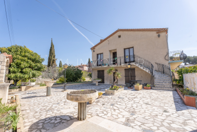 Appartement à louer à CHÂTEAU GOMBERT Forbin - 1 pièces - 12 m² 