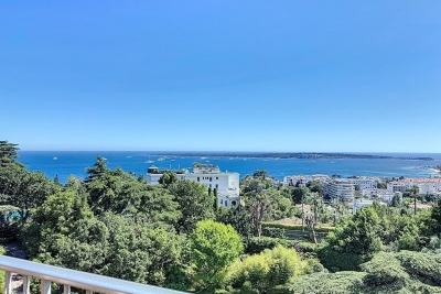 Apartment for sale in CANNES  - 4 rooms - 155 m&sup2; 