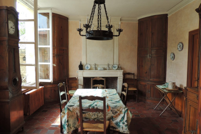 Maison à vendre à ST SAVINIEN Sud - 10 pièces - 280 m² 