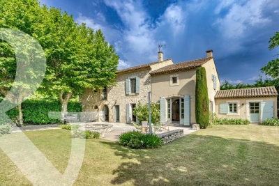 Maison à vendre à PLAN-D'ORGON Cadeneaux Ouest - 7 pièces - 276 m² 