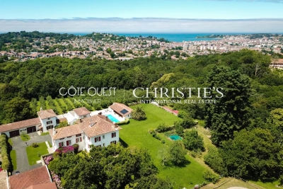 Maison à vendre à URRUGNE  - 18 pièces - 750 m² 