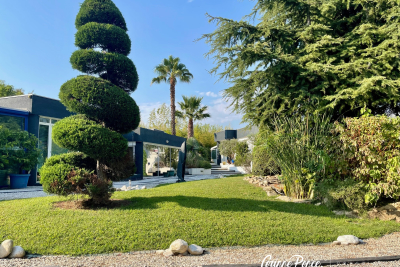 Maison à vendre à SOMMIERES Carré d'Art - 9 pièces - 320 m² 