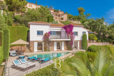 House for sale in THÉOULE-SUR-MER  - 6 rooms - 231 m² 