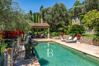 Maison à louer à GRASSE  - 6 pièces - 120 m² 