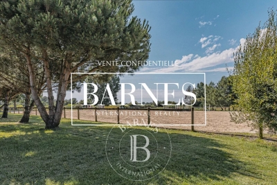 Maison à vendre à ARÈS  - 15 pièces - 450 m² 