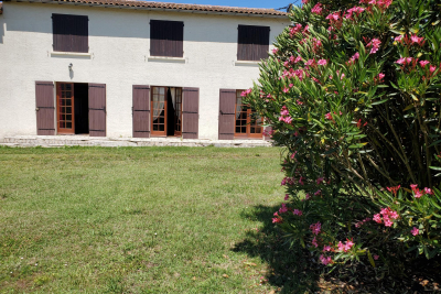 Maison à vendre à BARZAN Sud - 8 pièces - 197 m² 