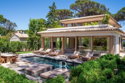 Maison à louer à ST-TROPEZ    