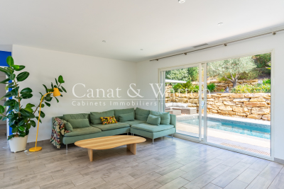 House for sale in PIERREFEU-DU-VAR  - 5 rooms - 145 m² 