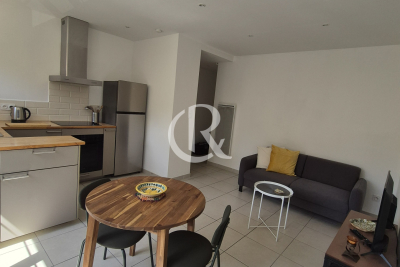 Appartement à louer à HYÈRES  - 2 pièces - 35 m² 
