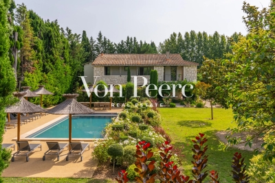 Maison à vendre à ST-RÉMY-DE-PROVENCE Partie Nord Est  - 270 m² 