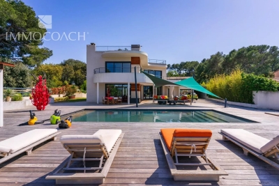 Maison &agrave; vendre &agrave; CARQUEIRANNE  - 7 pi&egrave;ces - 280 m&sup2; 