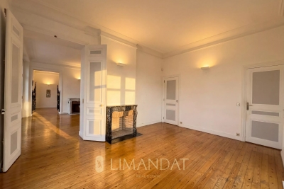 Apartment for sale in CANNES  - 6 rooms - 239 m&sup2; 