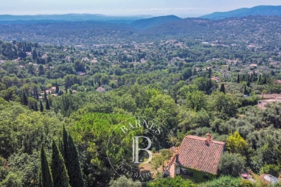 Maison à vendre vue mer piscine valbonne 