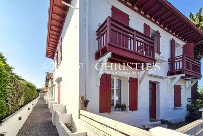 Maison à vendre à ANGLET  - 9 pièces - 200 m² 