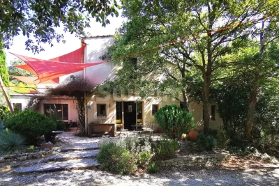 Maison à vendre à LA-BÉGUDE-DE-MAZENC  - 8 pièces - 240 m² 