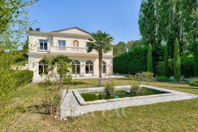 Maison à louer à LE VESINET  - 8 pièces - 316 m² 