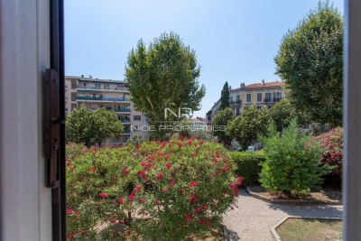 House for sale in NICE Cimiez - 3 rooms - 76 m&sup2; 