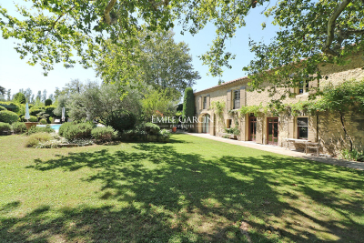 Maison à vendre à EYGALIÈRES Saint-Loup-Fardeloup - 13 pièces - 450 m² 
