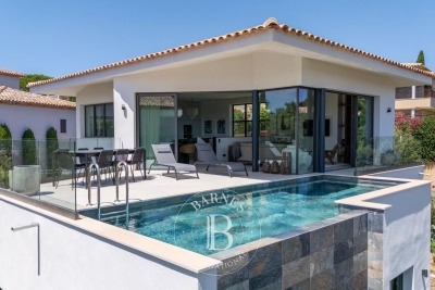 Maison &agrave; louer &agrave; STE-MAXIME  - 5 pi&egrave;ces - 200 m&sup2; 