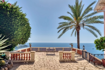 Maison &agrave; vendre &agrave; ROQUEBRUNE-CAP-MARTIN  - 7 pi&egrave;ces - 283 m&sup2; 
