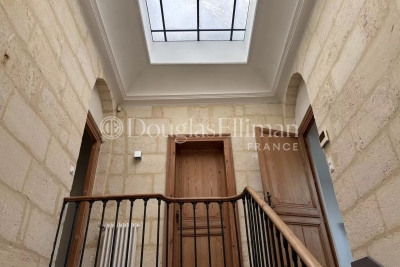 Maison à vendre à BORDEAUX Lestonat-Monsejour 1 - 8 pièces - 370 m² 