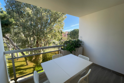 Appartement &agrave; louer &agrave; BORMES-LES-MIMOSAS  - 1 pi&egrave;ces - 20 m&sup2; 