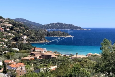 Maison à vendre piscine garages alarmes