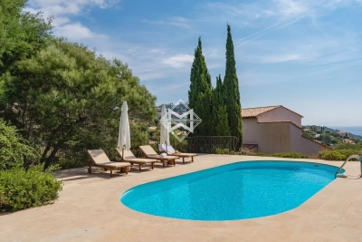 Maison à vendre à THÉOULE-SUR-MER  - 4 pièces - 107 m² 