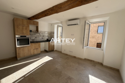 Appartement à louer à PIERREFEU-DU-VAR Extension Annees 50-70 a - 2 pièces - 33 m² 