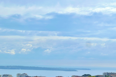 Appartement à vendre vue mer dernier etage sud