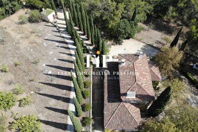 Maison à vendre à AIX-EN-PROVENCE Beauvalle - 6 pièces - 170 m² 