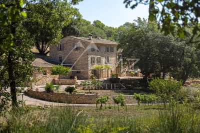 Maison à vendre villa avec jardin parc des sports 