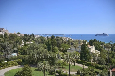 Apartment for sale in CANNES  - 5 rooms - 232 m&sup2; 