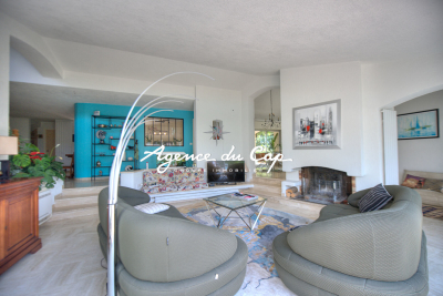 Maison à vendre à ST-RAPHAËL Peyron-Saint Sebastien - 7 pièces - 200 m² 