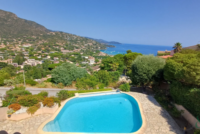 House for sale in LE LAVANDOU  - 3 rooms - 100 m² 